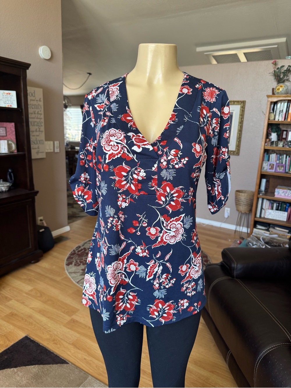 PerSeption Concept Navy V-Neck Blouse with Red & White Blooms-size M